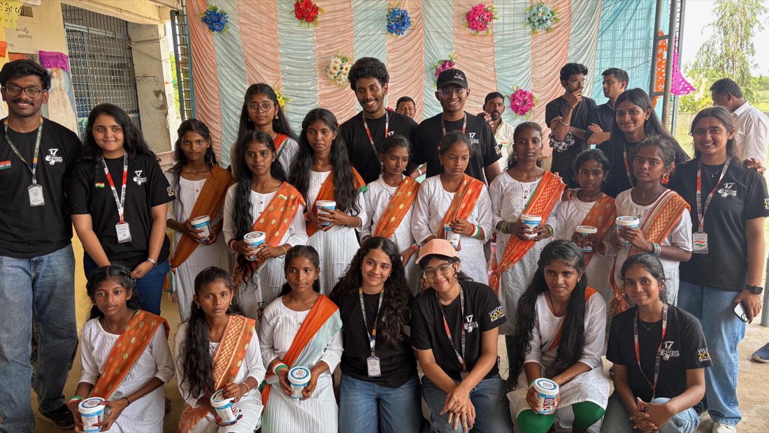 Street Cause VNR volunteers with students at a community camp